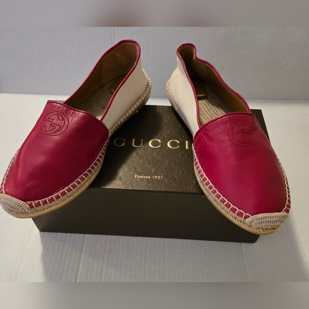 Authentic Gucci Red and Cream Espadrille Flats Size 41 Wore Once
